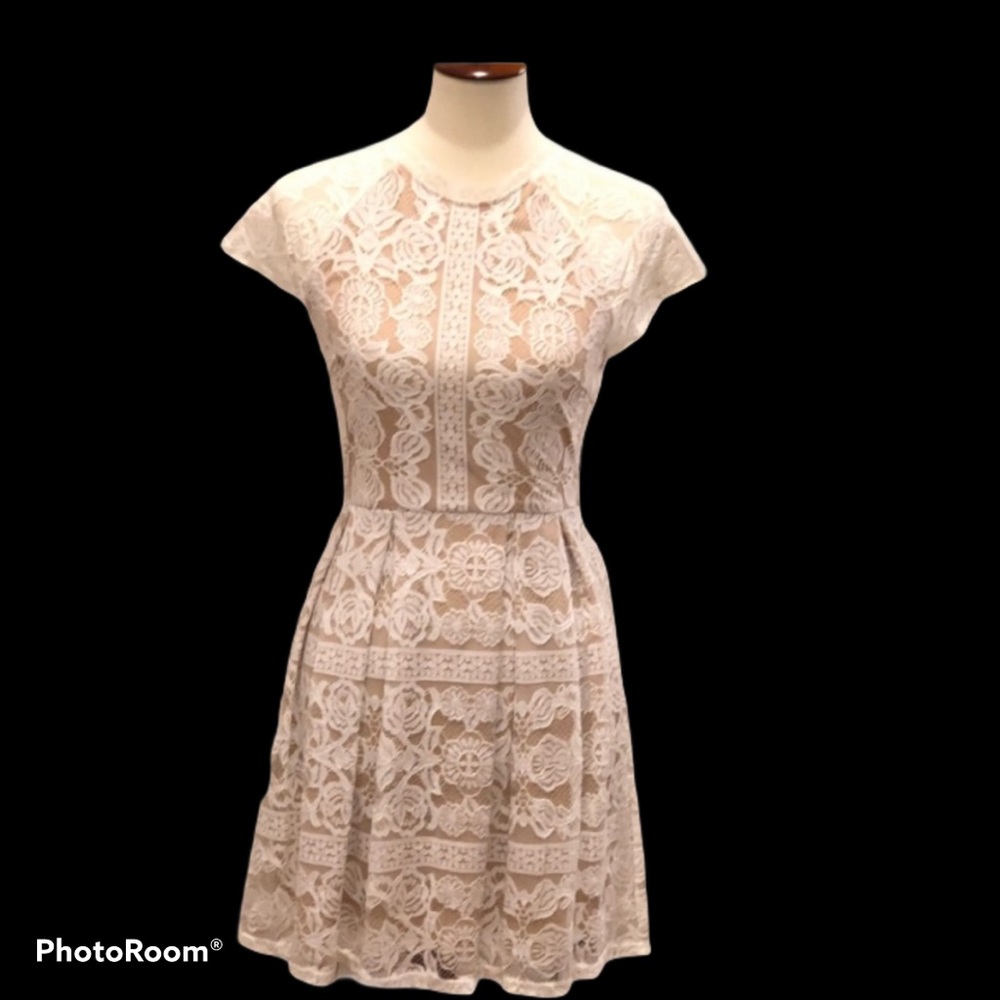 Francesca’s White dress NWOT